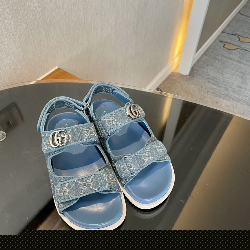 G*u*i sandals